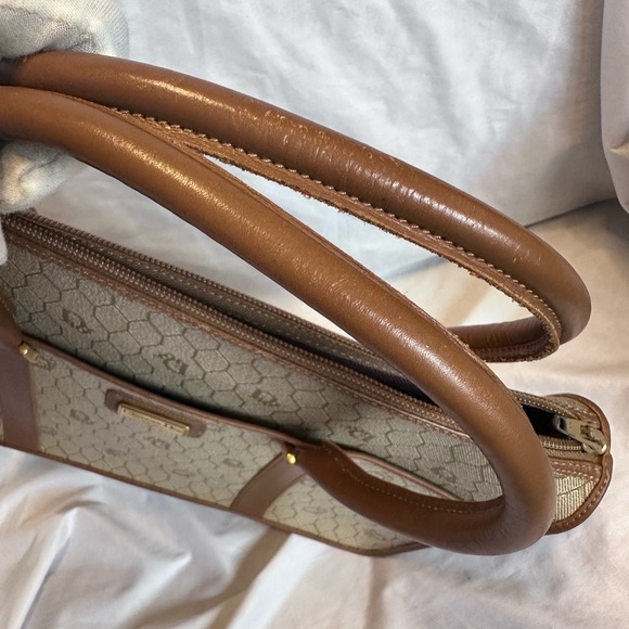 Christian Dior Honeycomb Canvas Vintage Hand Bag!Pre-loved. Beautiful canvas! - Picture 8 of 10
